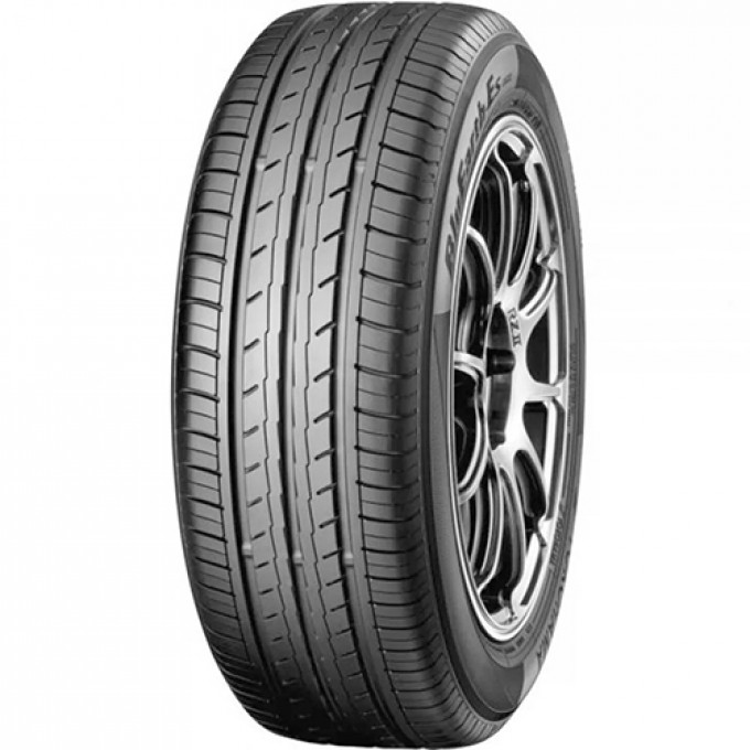 Шины YOKOHAMA BLUEARTH-ES ES32 A 235/45 R17 97V R2476 Шины YOKOHAMA BLUEARTH-ES ES32 A 235/45 R17 97V R2476